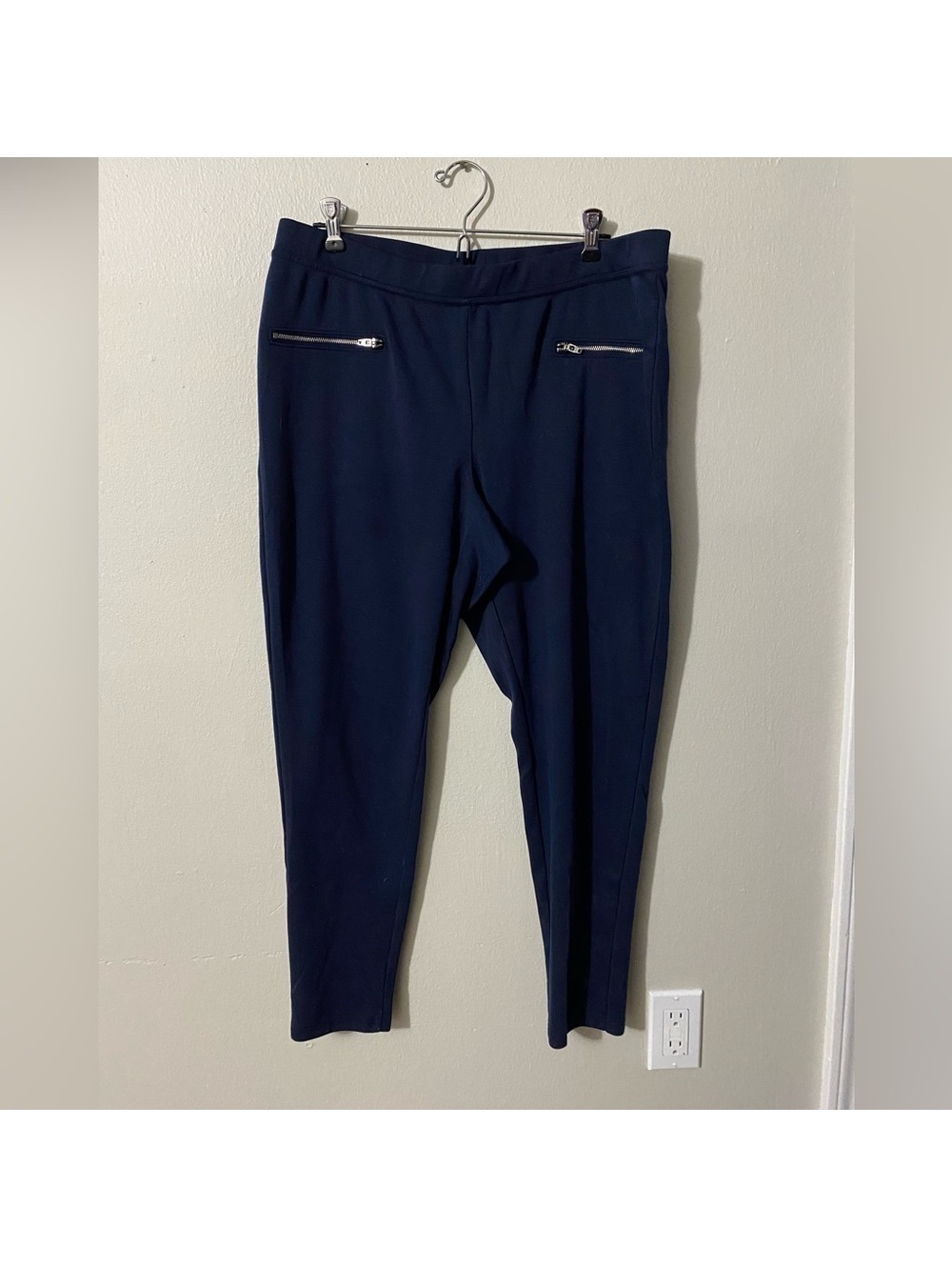 Women’s Gap XL Dark Blue Slip On Dress Slacks. Tote7